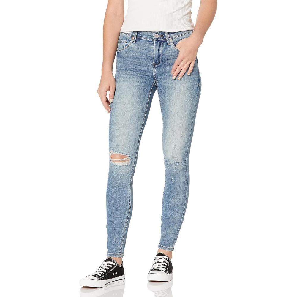 image:imageBLANKNYC Womens Luxury Clothing Stylish MidRise Skinny Jeans Fashionable Denim Comfortable amp Stylish Pants The BondSmooth Sailing